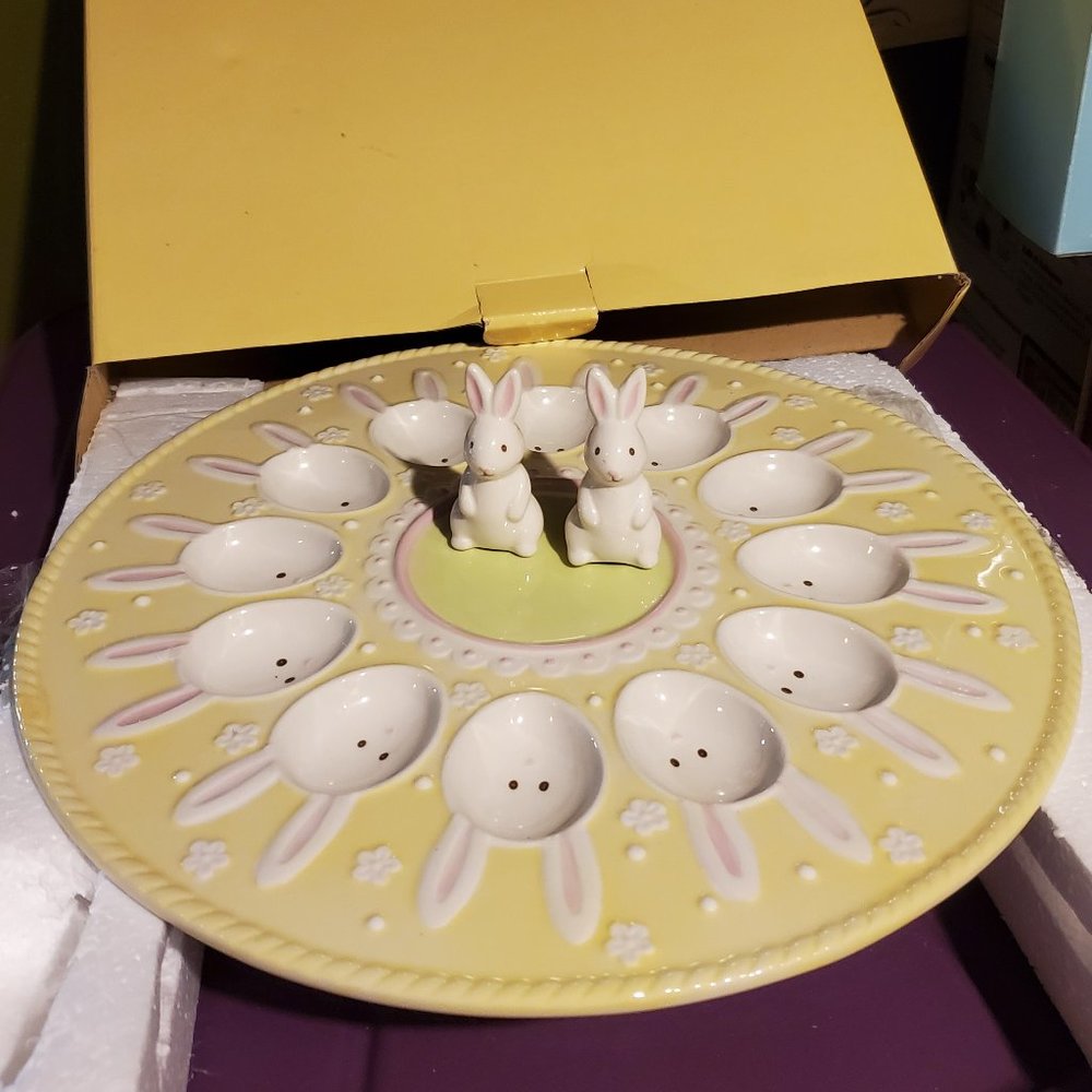 Grasslands Road Spring Collection Egg Plater with Salt & Pepper Bunny Shakers